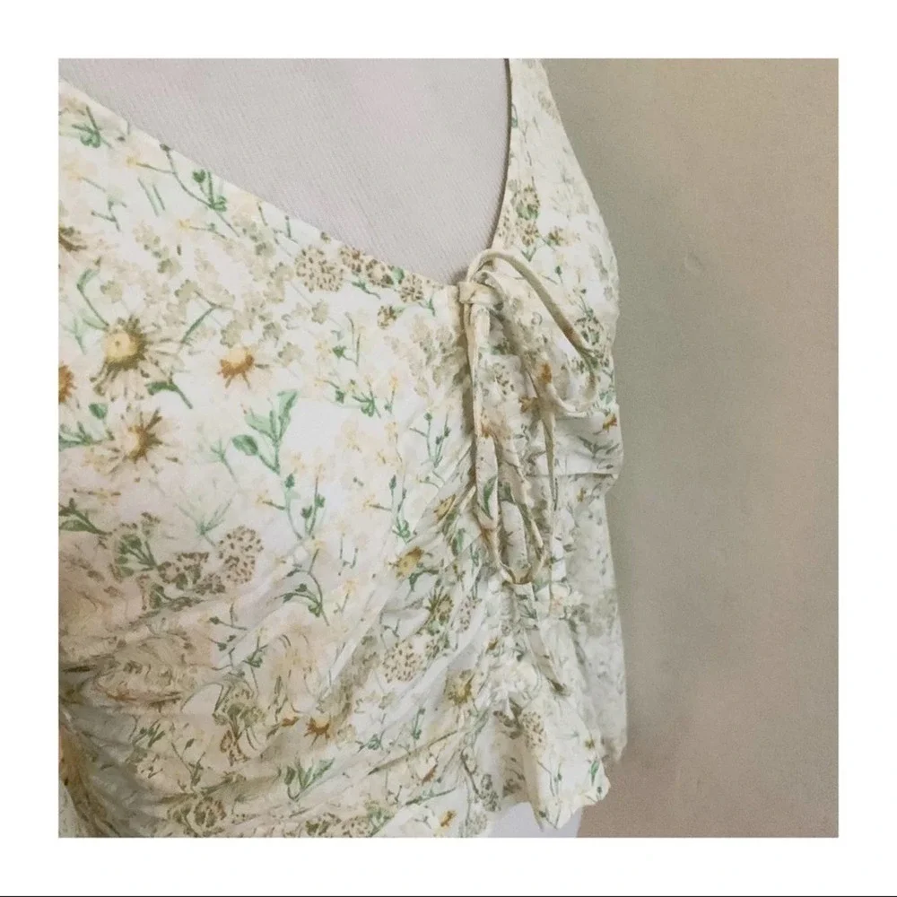 H&M Cottage Core Ruched Cropped Blouse Tie Front Cream & Yellow Size Medium - Picture 15 of 15